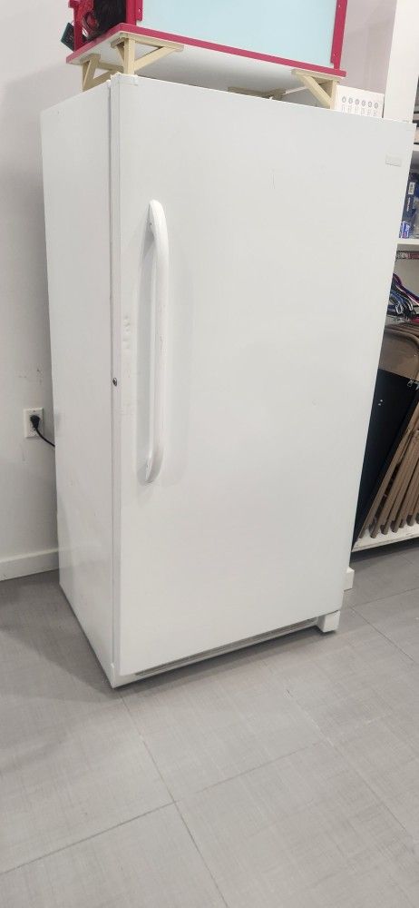 Big Size Freezer Works Perfect