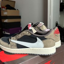 Travis Scott Jordan 1 low