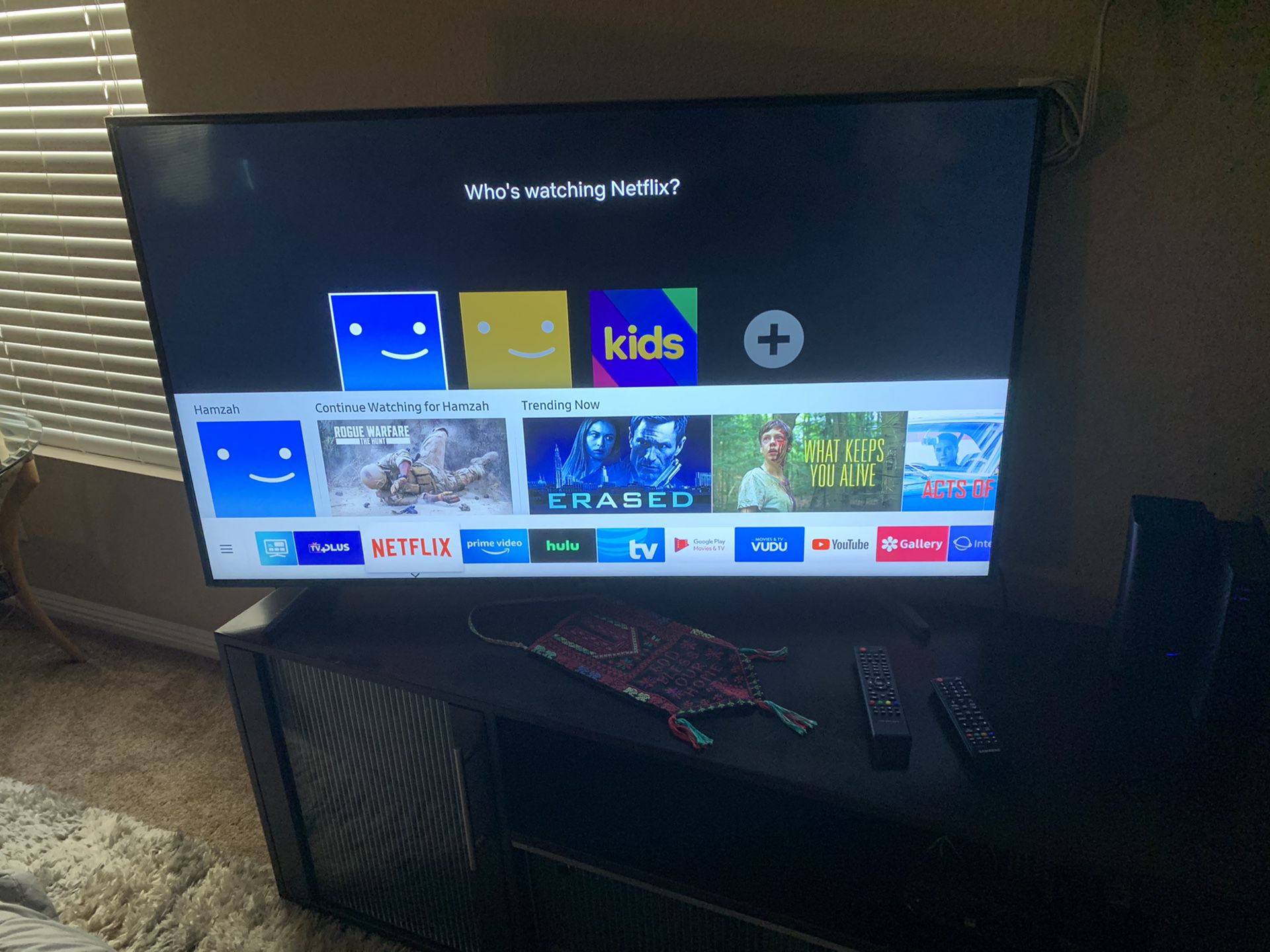 Smart Tv Samsung 55” class / series crystal Ultra HD 4K ( one month used )