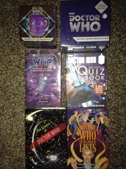 DOCTOR WHO BOOKS & MUGS GIFT SET - RARE COLLECTABLES - NEW