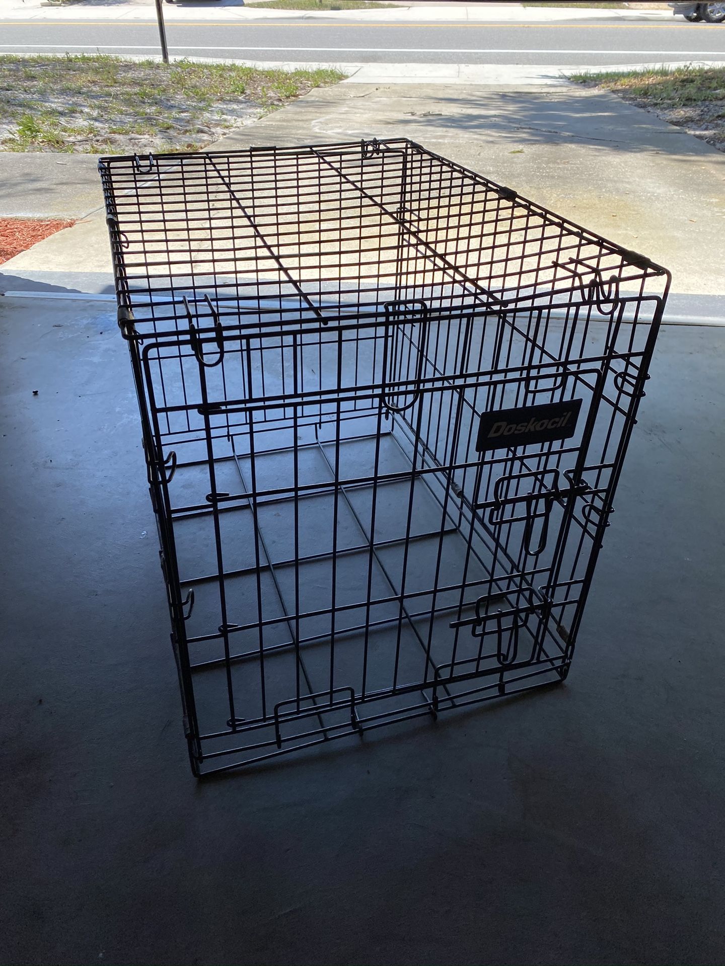 Wire dog crate