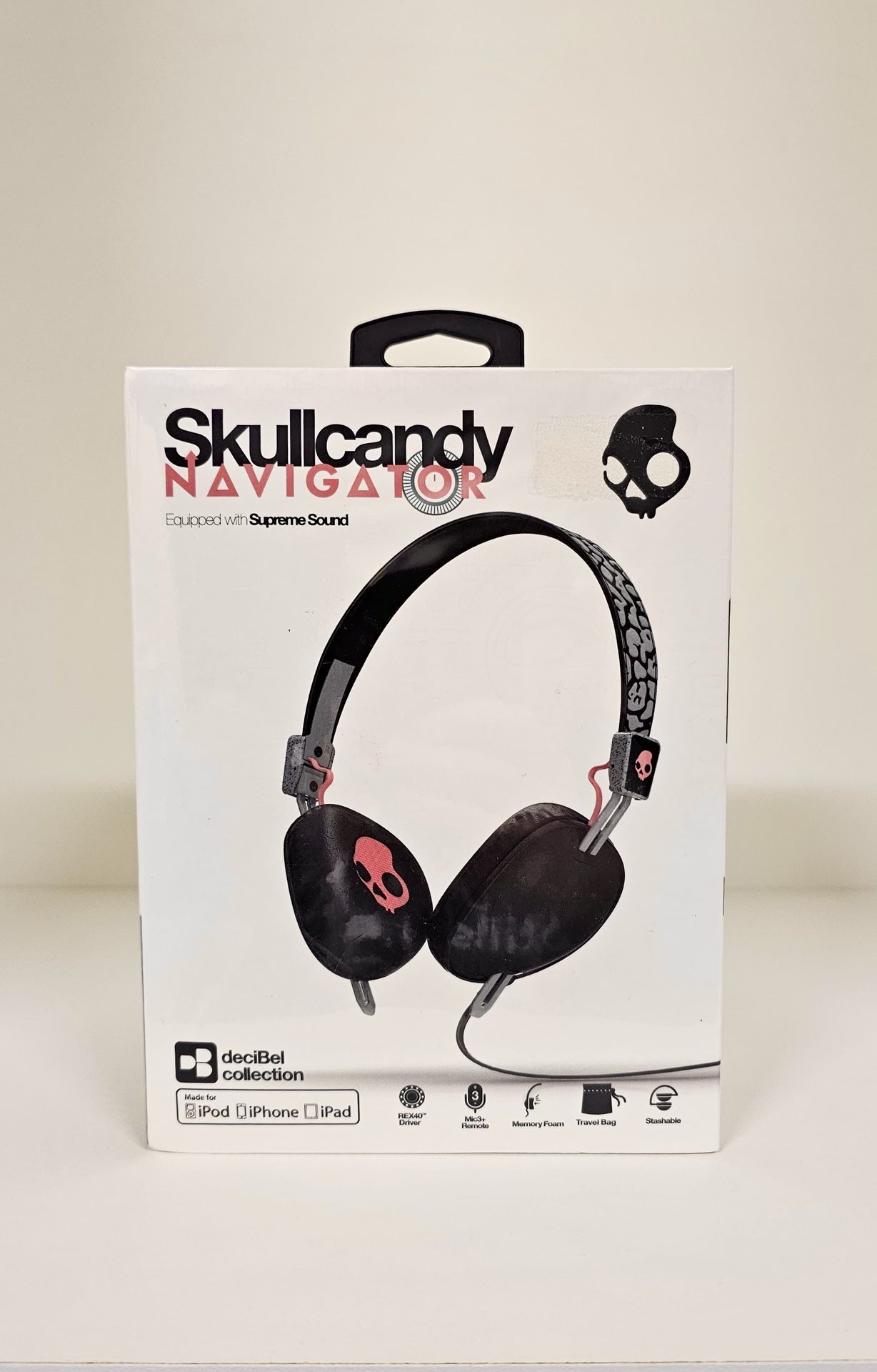 Lot of 22 Brand New Skullcandy Navigator Mic Headphones in Elephant Print