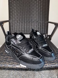 lv skates (sz 9.5)