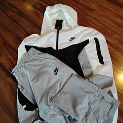 Nike sweatsuits