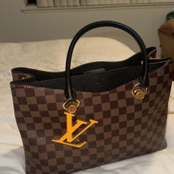 Louis Vuitton Bag (100% Authentic) 