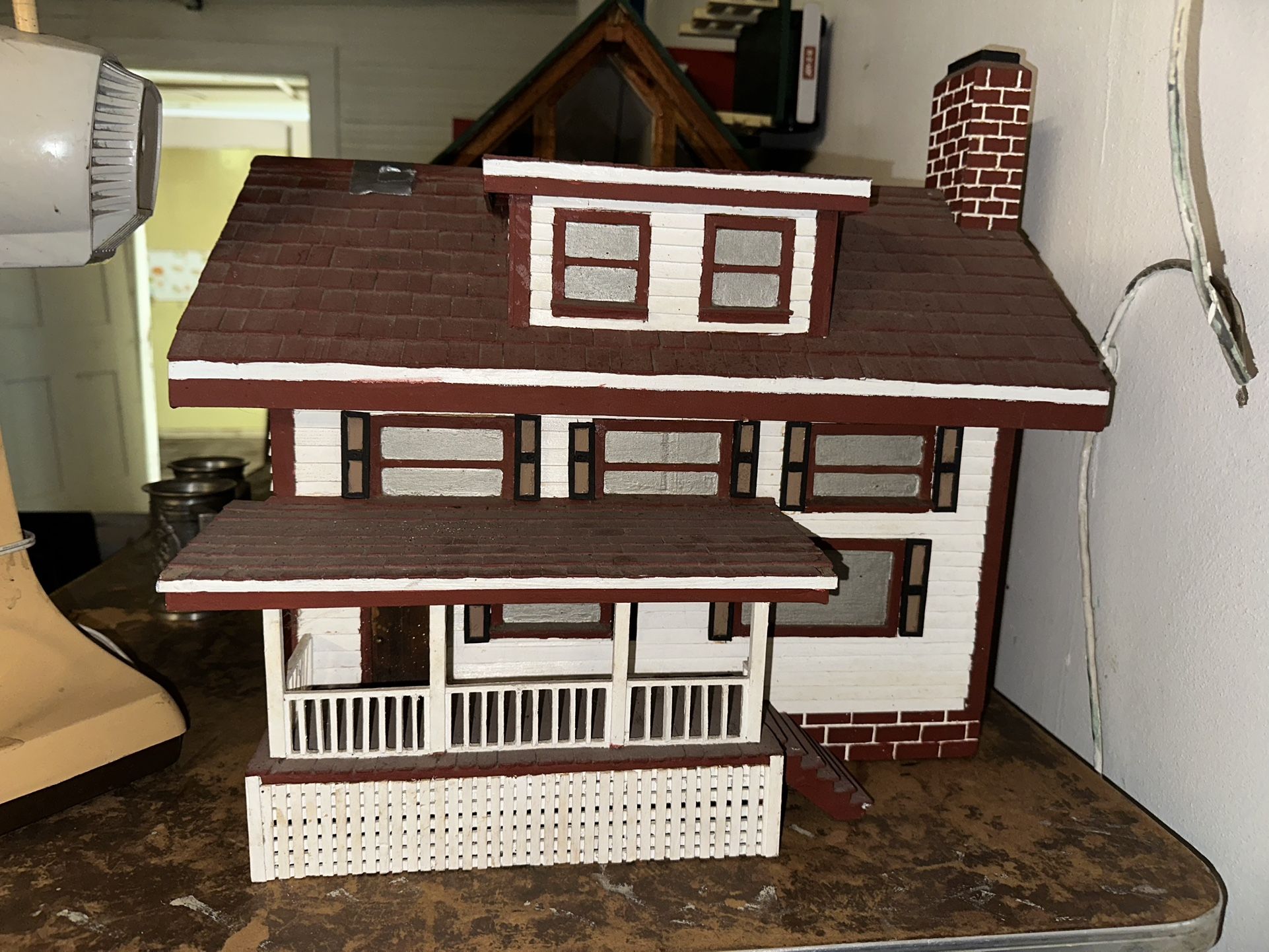Classic Vintage Antique Dollhouses For Sale