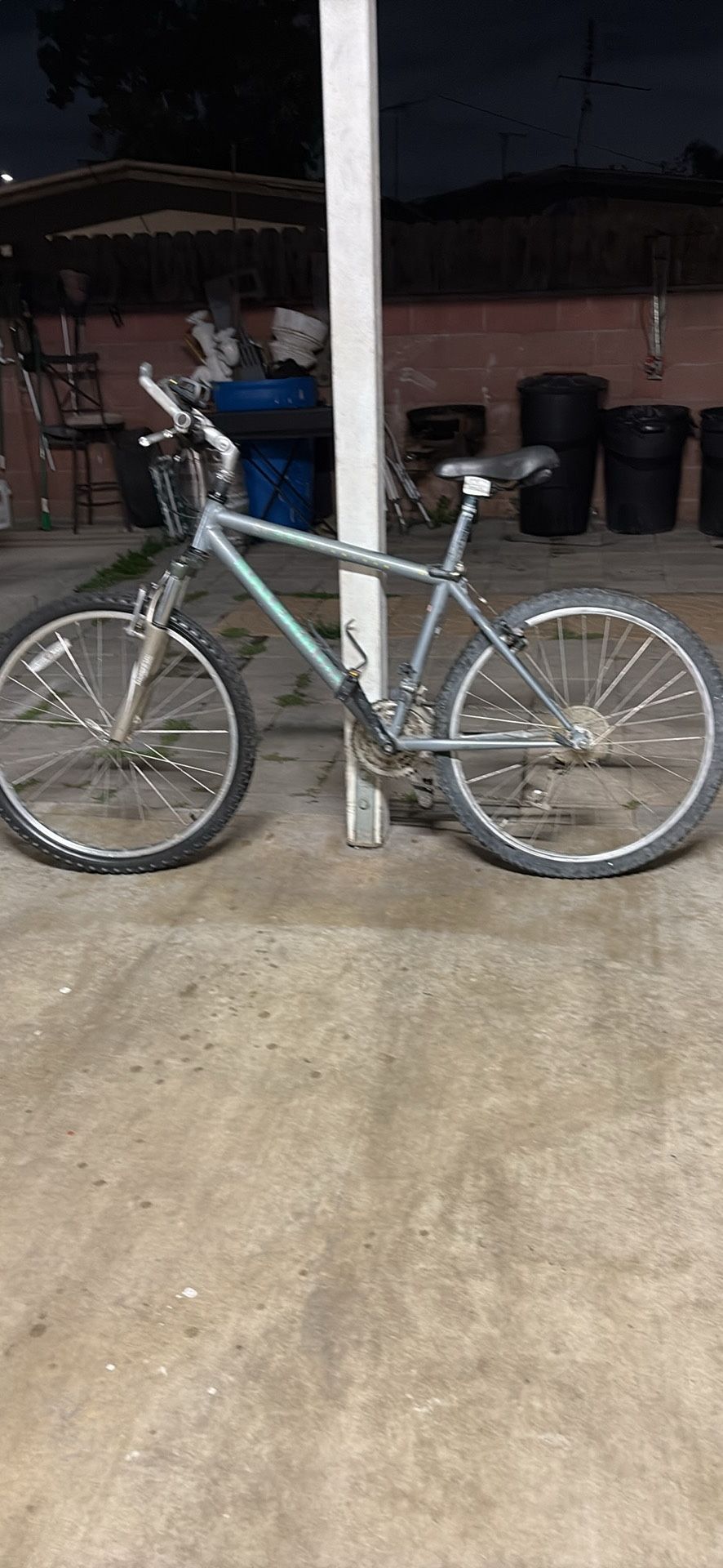 RALEIGH USA MT 600 ALUMINUM BIKE