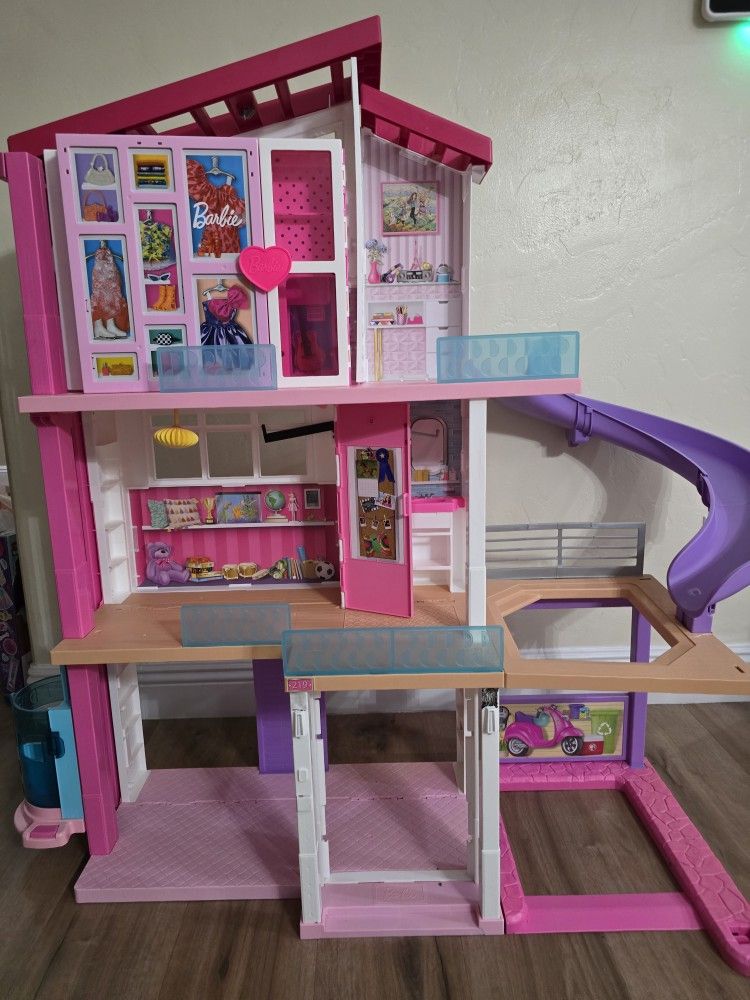 Barbie Dream House And Camper/ RV