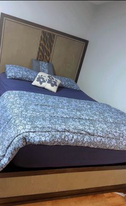 Queen bedroom set