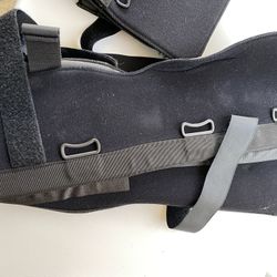 Breg Deluxe Tri-Panel Knee Immobilizer X2