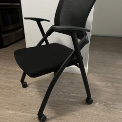 Foldable Computer Chair with Wheels