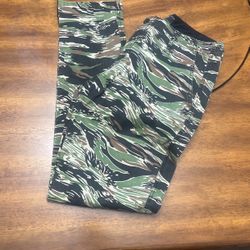 Forever 21 Mens Camo Pants- Size 31