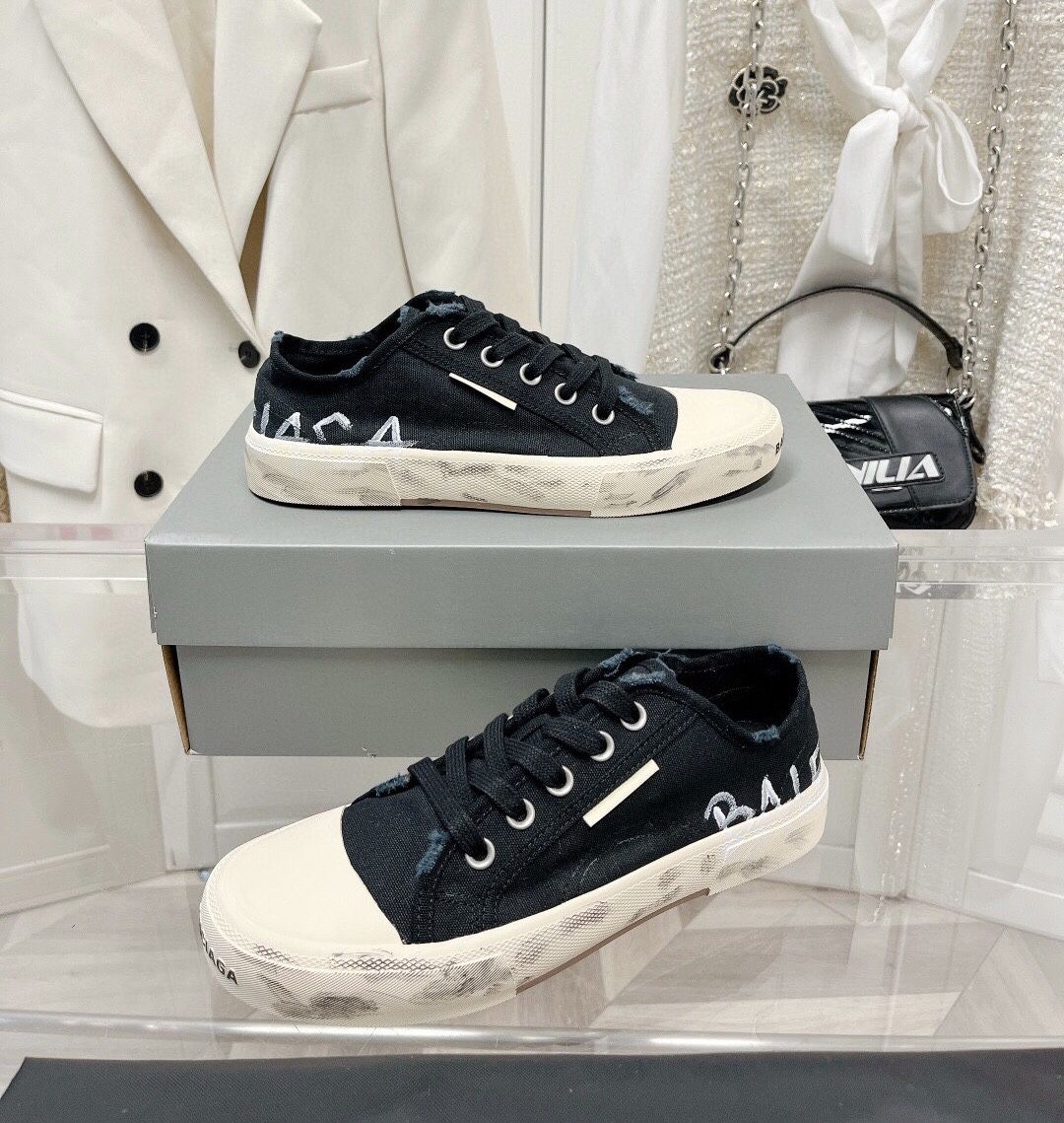 Balenciaga Men’s Sneaker With Box New