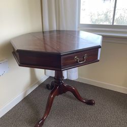 Octagonal Flip Top Tablea