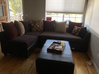 Sectional sofa with ottoman