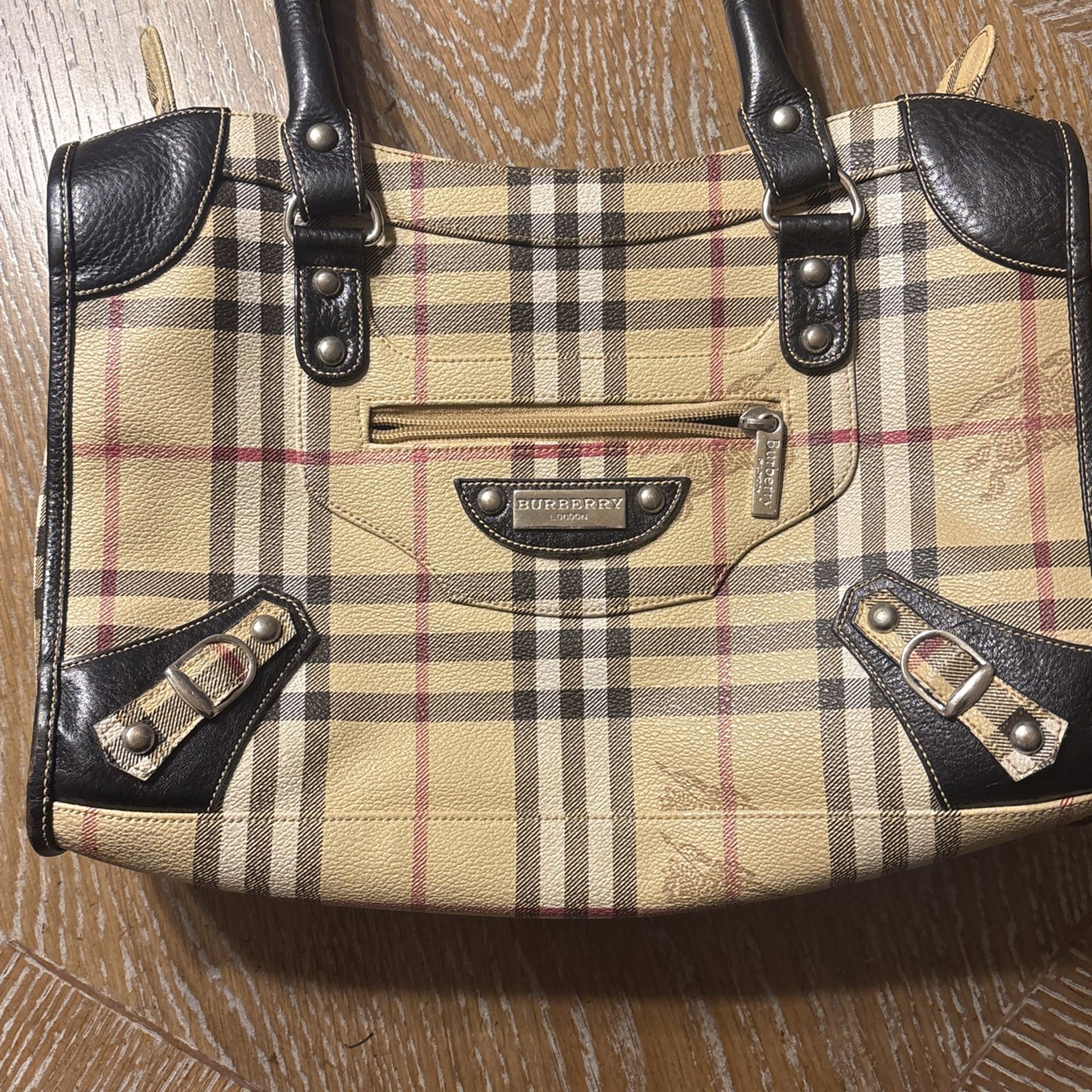 Burberry purse