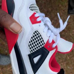 Fire Red Jordan 4
