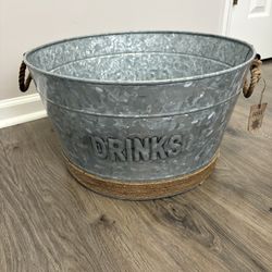 Rustic Metal Drink Tub – 18” – With Rope Handles