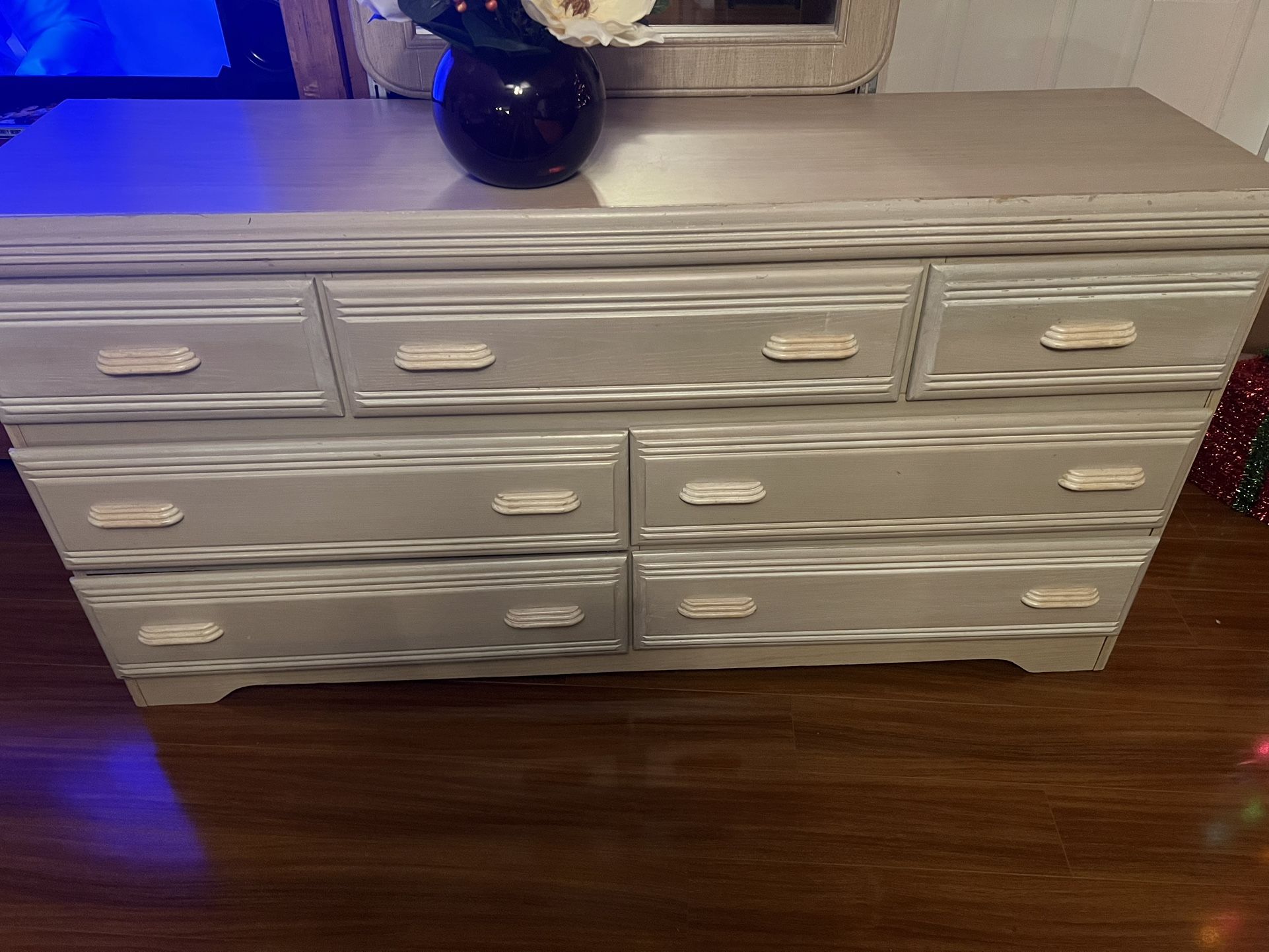 6 Drawer Dresser  With Mirror