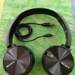 SONY WIRELESS BLUETOOTH NOISE CANCELLING HEADPHONES STEREOS