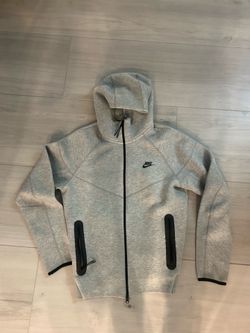 Grey Nike tech large