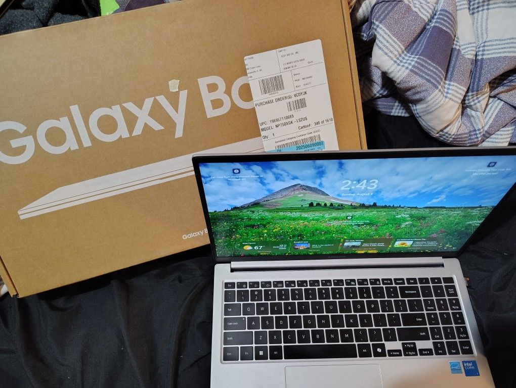 Samsung Book 4 512GB (*Excellent)