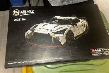 Nifeliz LEGO Building Bricks Car Box (LOST INSTRUCTIONS MANUAL).