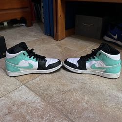 Size 8 - Used Air Jordan 1 Mid Tropical Twist With Crease Protectors