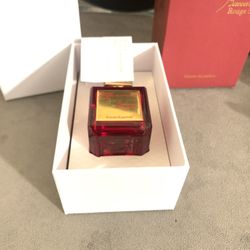 Baccarat Rouje Cologne
