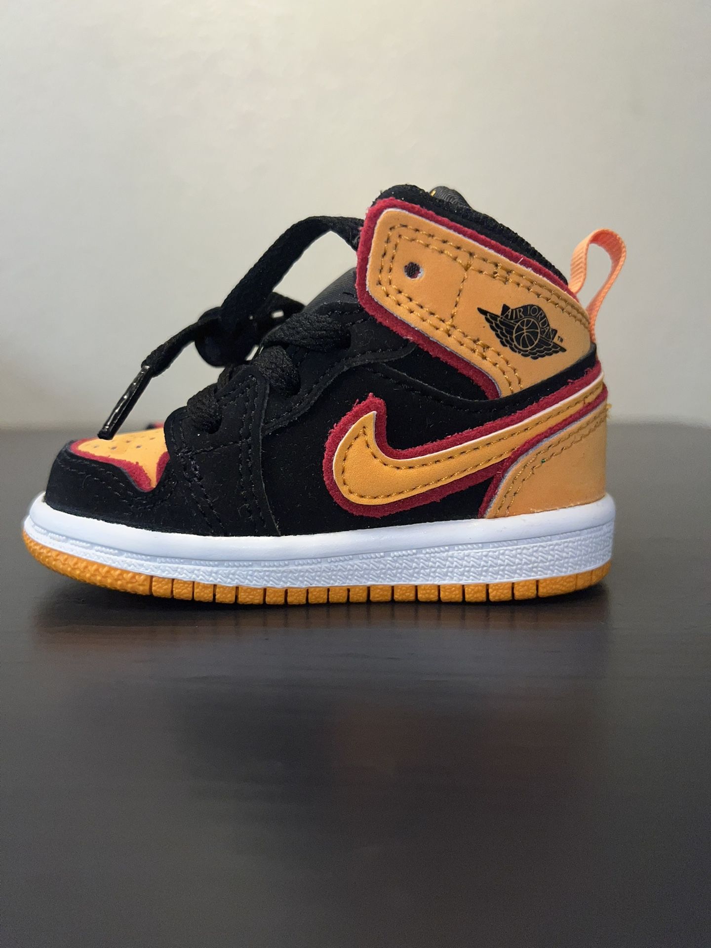 Nike Air Jordan 1 Mid Size 4c