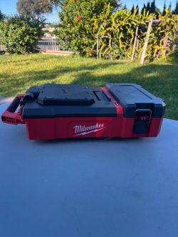 Milwuakee M12 Packout light