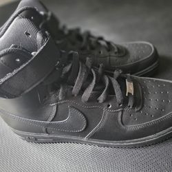 Nike Air Force 1 Mid Triple Black Size 11 (Tried On Only)