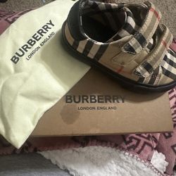 Burberry Shoes Size 24