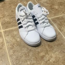 Adidas White Black Grade School Size 6
