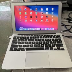 MacBook Air 11-inch early 2014 1.4 ghz Intel Core i5 4GB RAM  251 GB Flash storage  macOS big sur version 11.7.10 ** battery 🪫 needs service. It hold