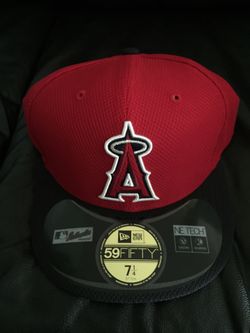 Los Angeles Angels new era fitted hat 7 1/4 brought it for $34.99 couple months ago never worn it still new be surprise for $10