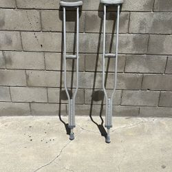 Crutches (aluminum)