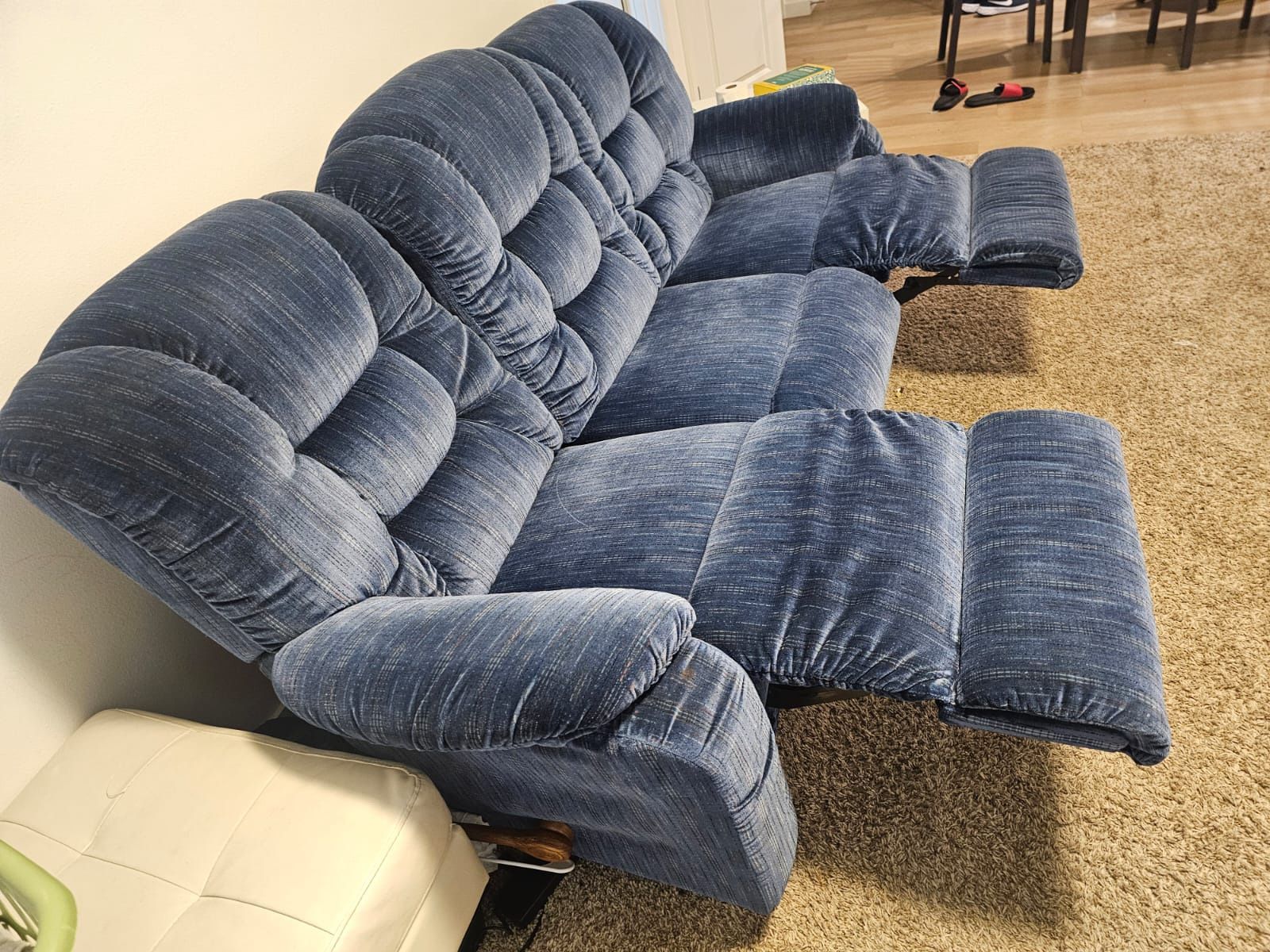 Sofa Velvet Puffy