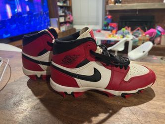 Nike Air Jordan 1 high top cleats 5.5Y Chicago