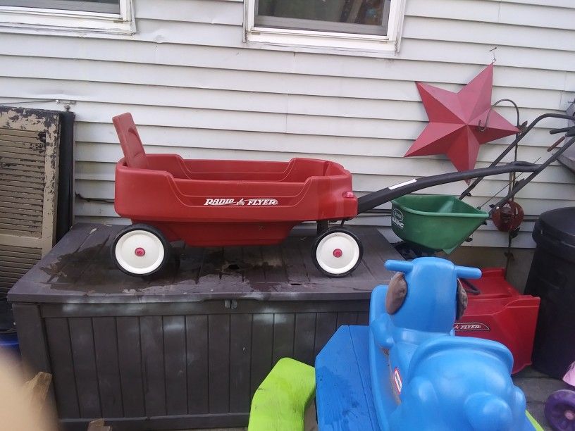 Kids Wagon Radio Flyer