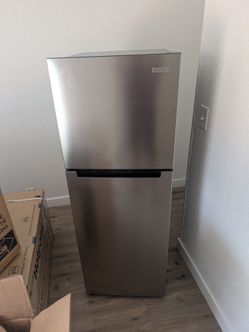 Fridge $100 Vissani NEW