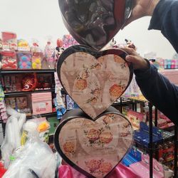 Cajas de decoraciones para flores eternas.