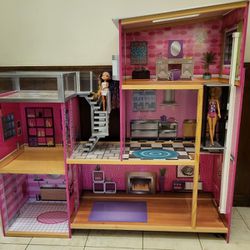 Uptown Dollhouse