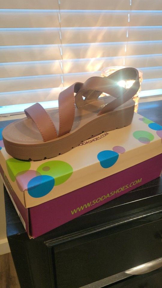 Sz 9 Womens