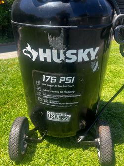 HUSKY AIR COMPRESSOR  30 Gal  6.8 SCFM 175 PSI 1.7 HORSEPOWER  40% LONGER AIR  MORE POWER  QUIET OPERATION (((((HALF PRICE))))