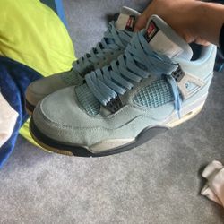 Jordan 4 University Blue Size 10.5