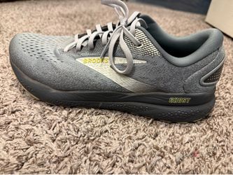12.5M - Brooks Ghost 16 (grey)