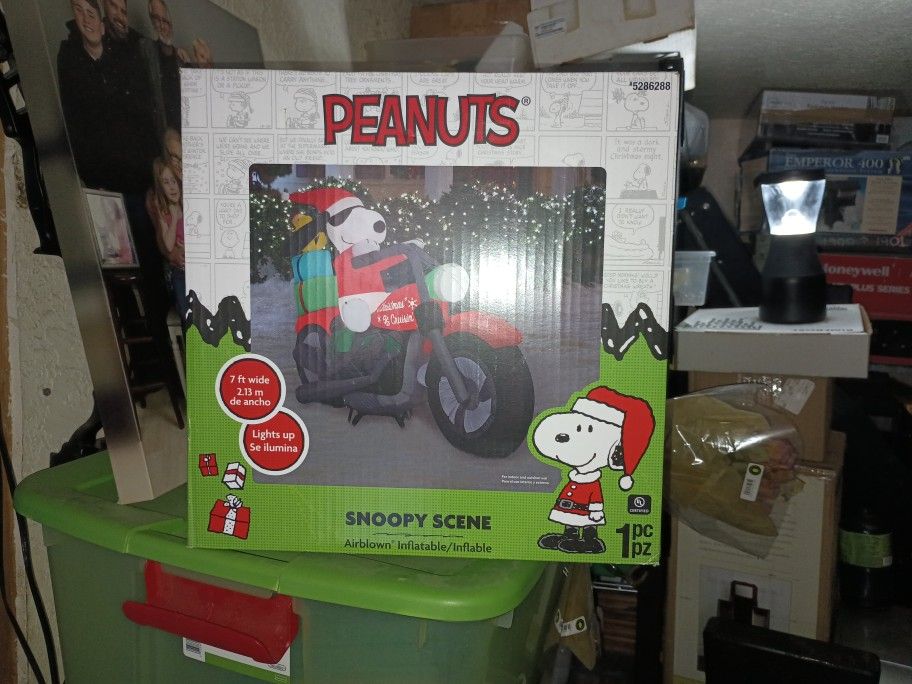 Peanuts Snoopy Motorcycle Airblown Inflatable