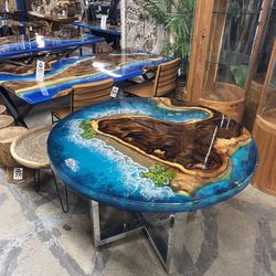 Round Ocean Resin Dining Table With Silver Chrome Legs