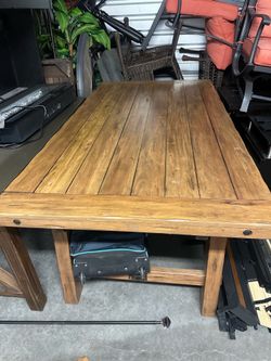 Dining room table